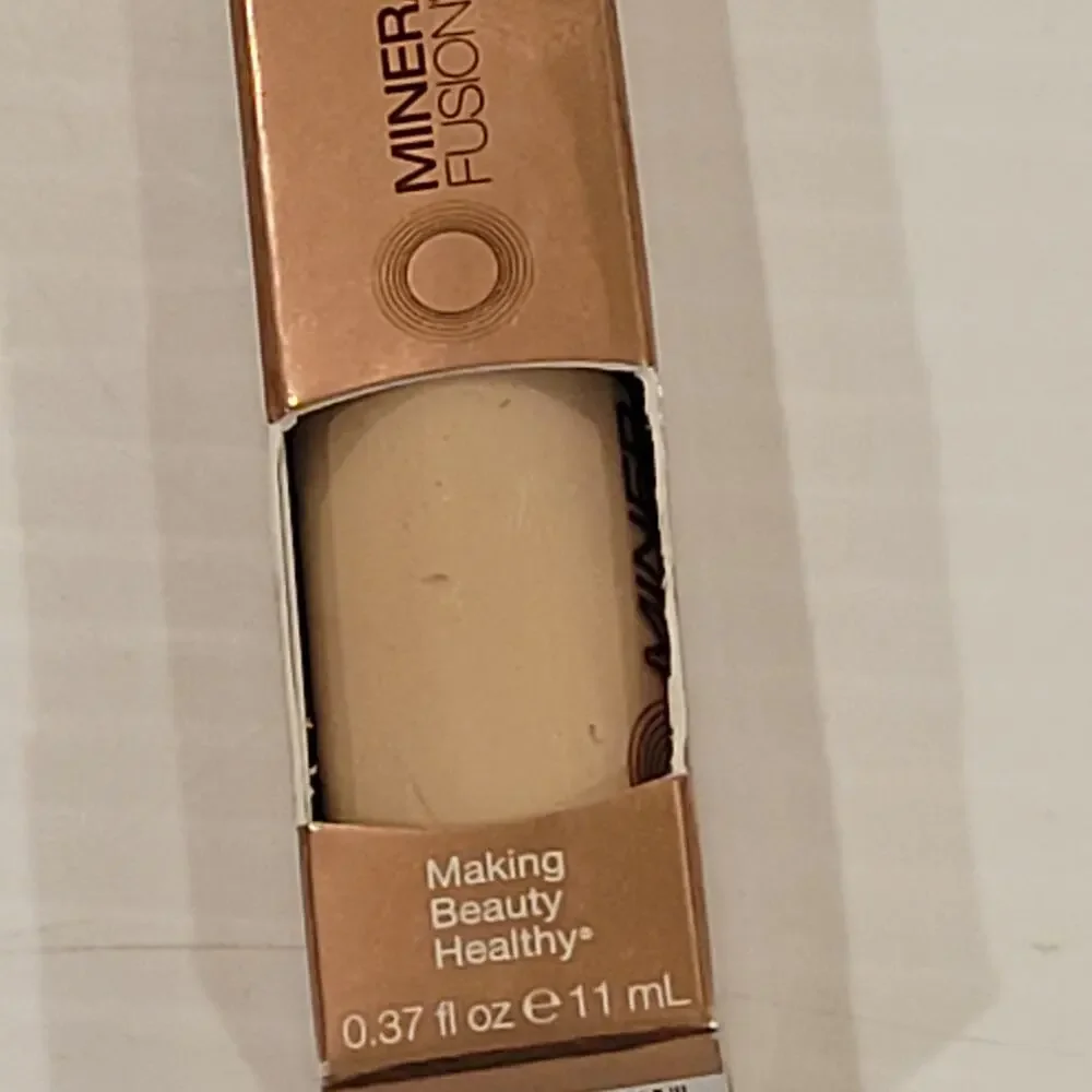 NEW Mineral Fusion Liquid Concealer Full  Coverage NEUTRAL .37 fl oz NIB